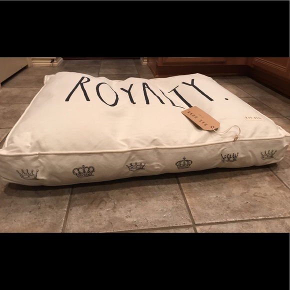 SOLD💖Rae Dunn dog bed - Picture 2 of 2
